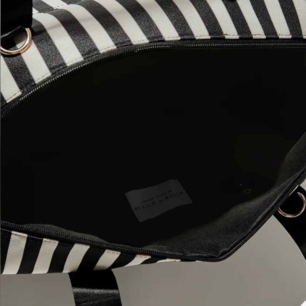 NEW ALICE + OLIVIA Duffle Bag Black and White Stripped - Picture 4 of 4